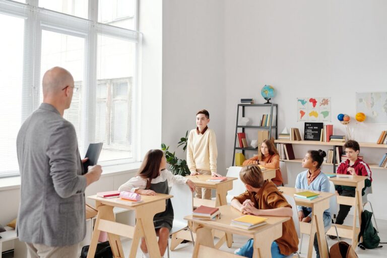 Enseignants à bout : quand le métier qu&rsquo;on aimait devient une prison